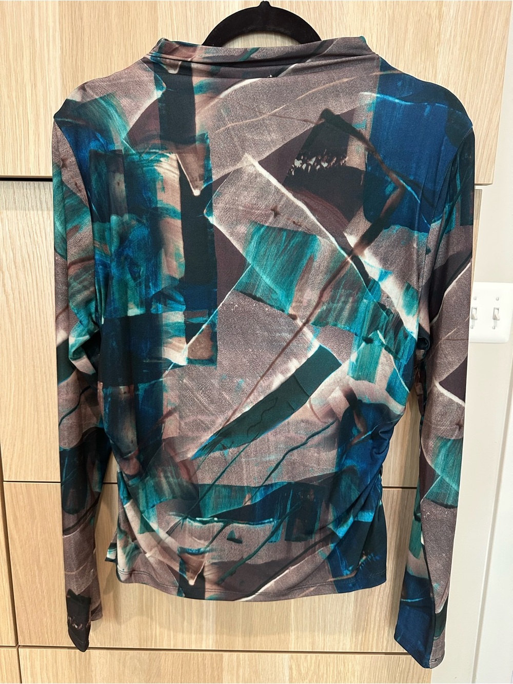 NWT-DKNY Teal and Charcoal Abstract Long-Sleeve Top  ruching on each side.